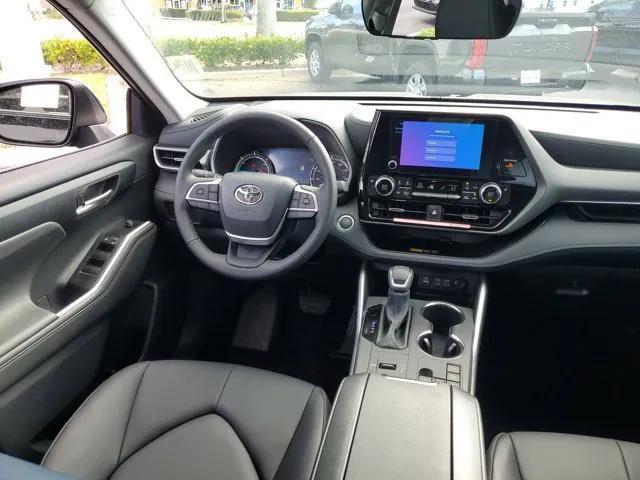 new 2026 Toyota Highlander Hybrid car, priced at $46,683