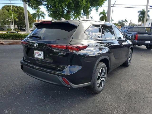 new 2026 Toyota Highlander Hybrid car, priced at $46,683