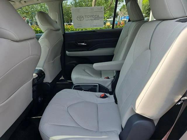 new 2025 Toyota Grand Highlander car, priced at $58,661