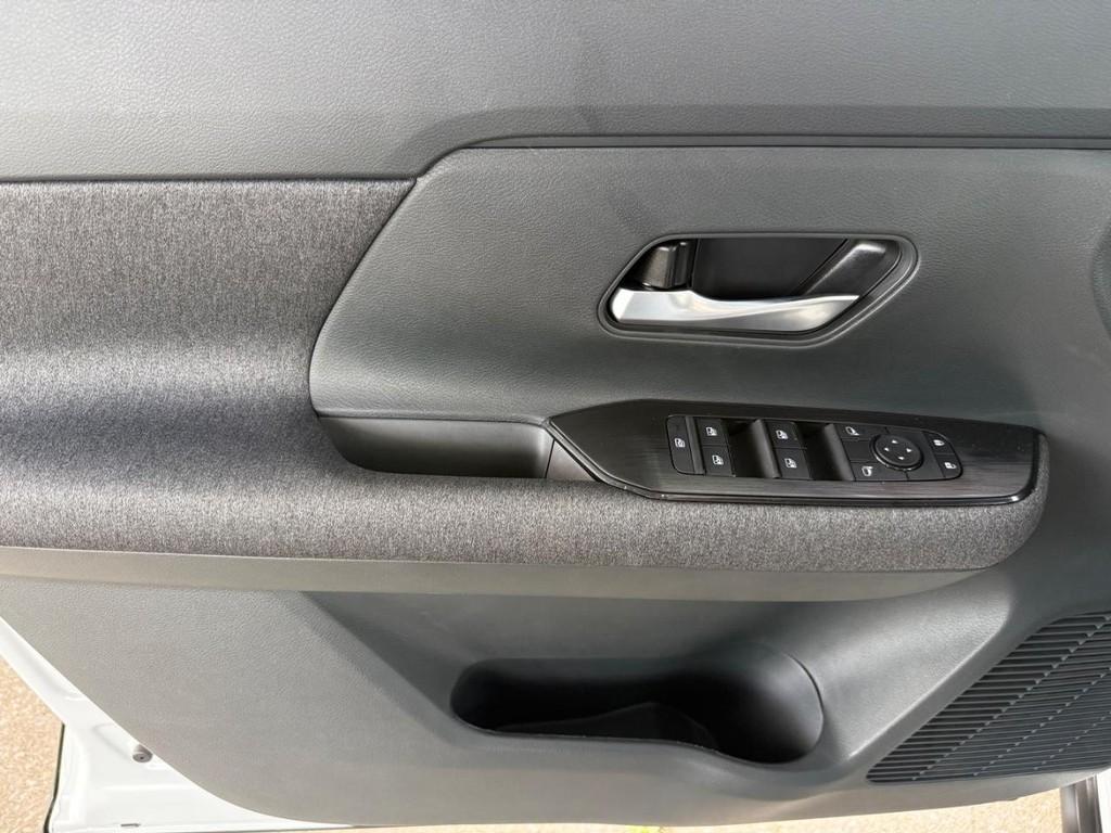 new 2025 Nissan Kicks car, priced at $25,656
