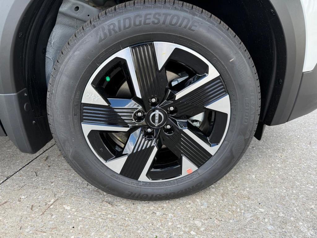 new 2025 Nissan Kicks car, priced at $25,656