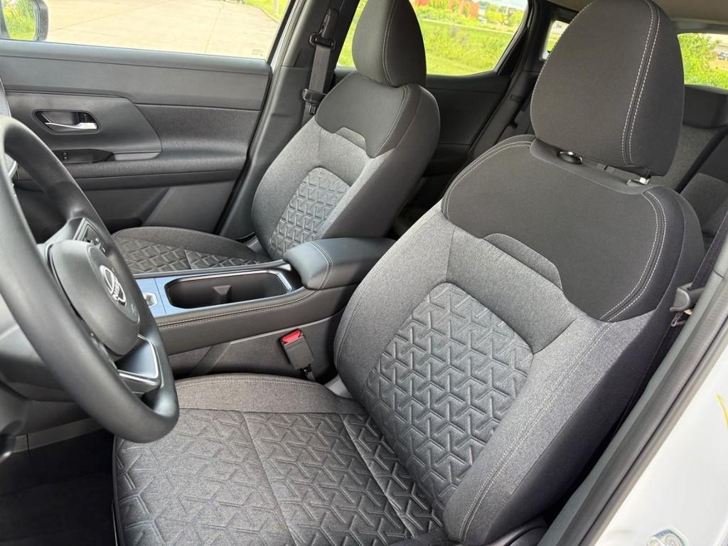 new 2025 Nissan Kicks car, priced at $25,656