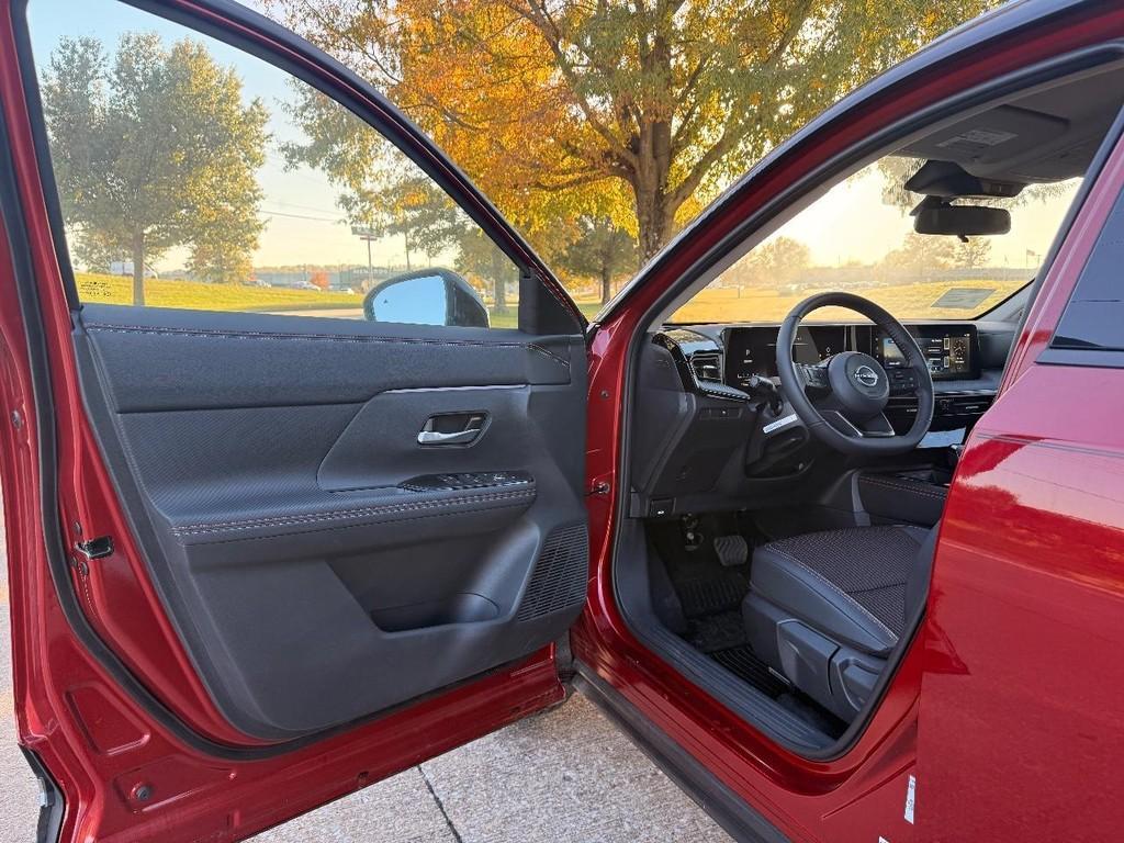 new 2025 Nissan Kicks car, priced at $30,815