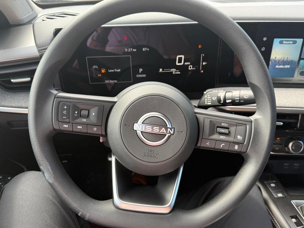 new 2025 Nissan Kicks car, priced at $25,092