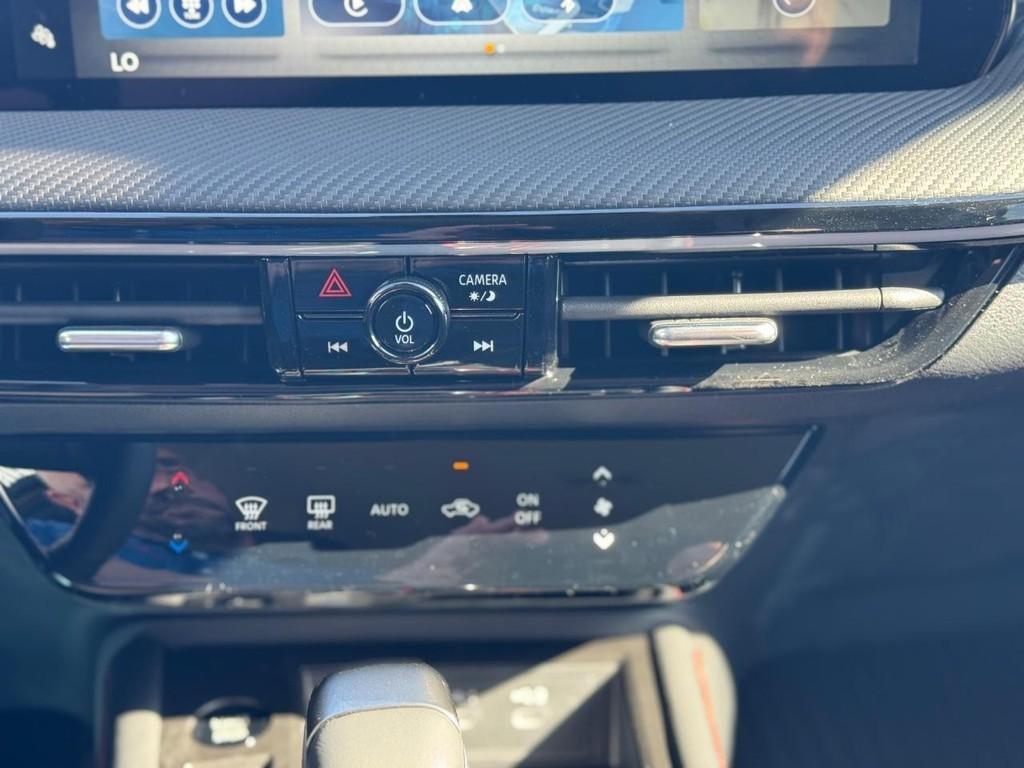 new 2025 Nissan Kicks car, priced at $28,391