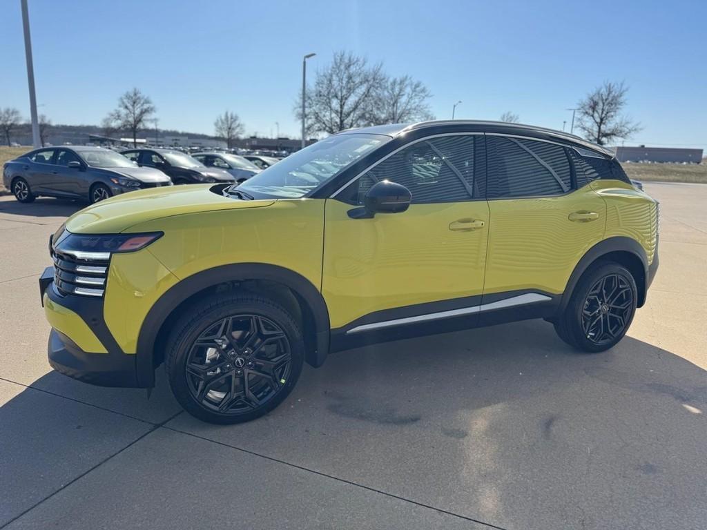 new 2025 Nissan Kicks car, priced at $28,391