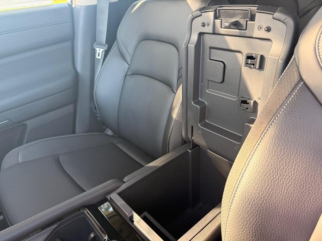 new 2025 Nissan Pathfinder car, priced at $38,998