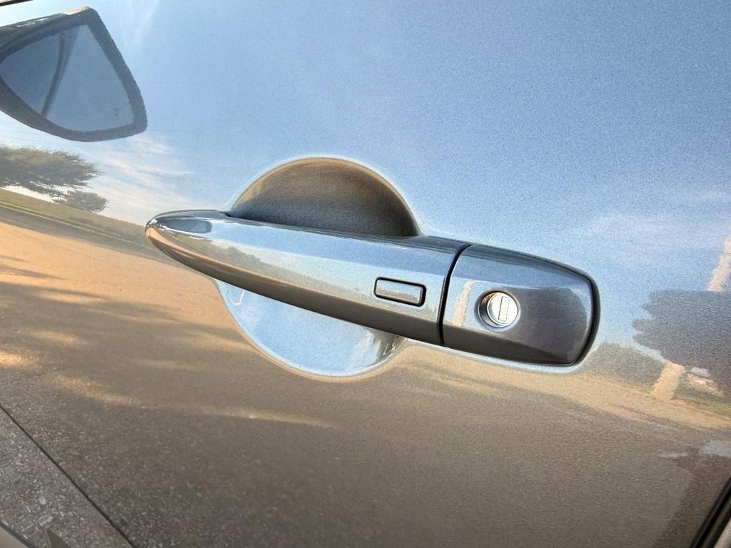 new 2025 Nissan Pathfinder car, priced at $38,998