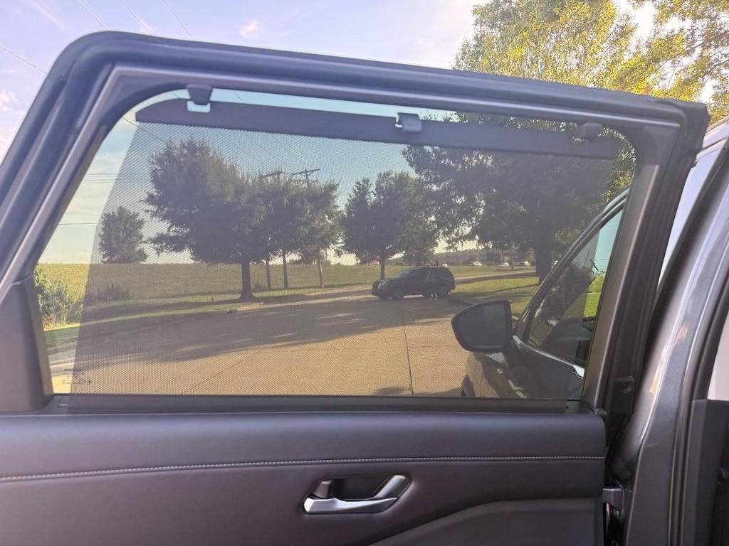 new 2025 Nissan Pathfinder car, priced at $38,998