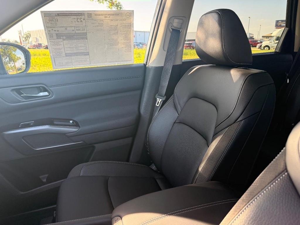 new 2025 Nissan Pathfinder car, priced at $38,998