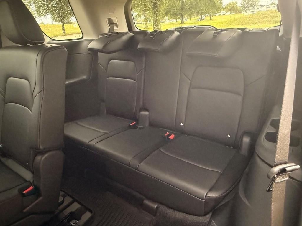 new 2025 Nissan Pathfinder car, priced at $39,351