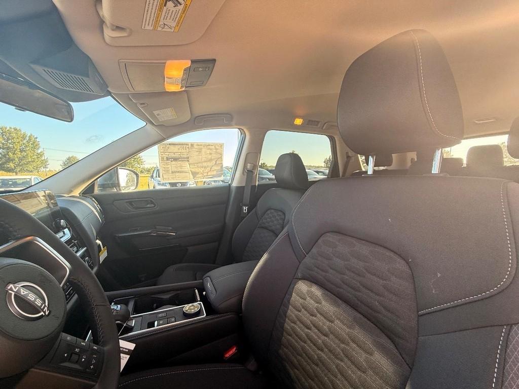 new 2025 Nissan Pathfinder car, priced at $36,453