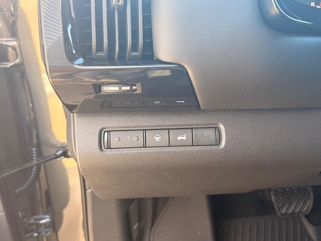 new 2025 Nissan Pathfinder car, priced at $36,453