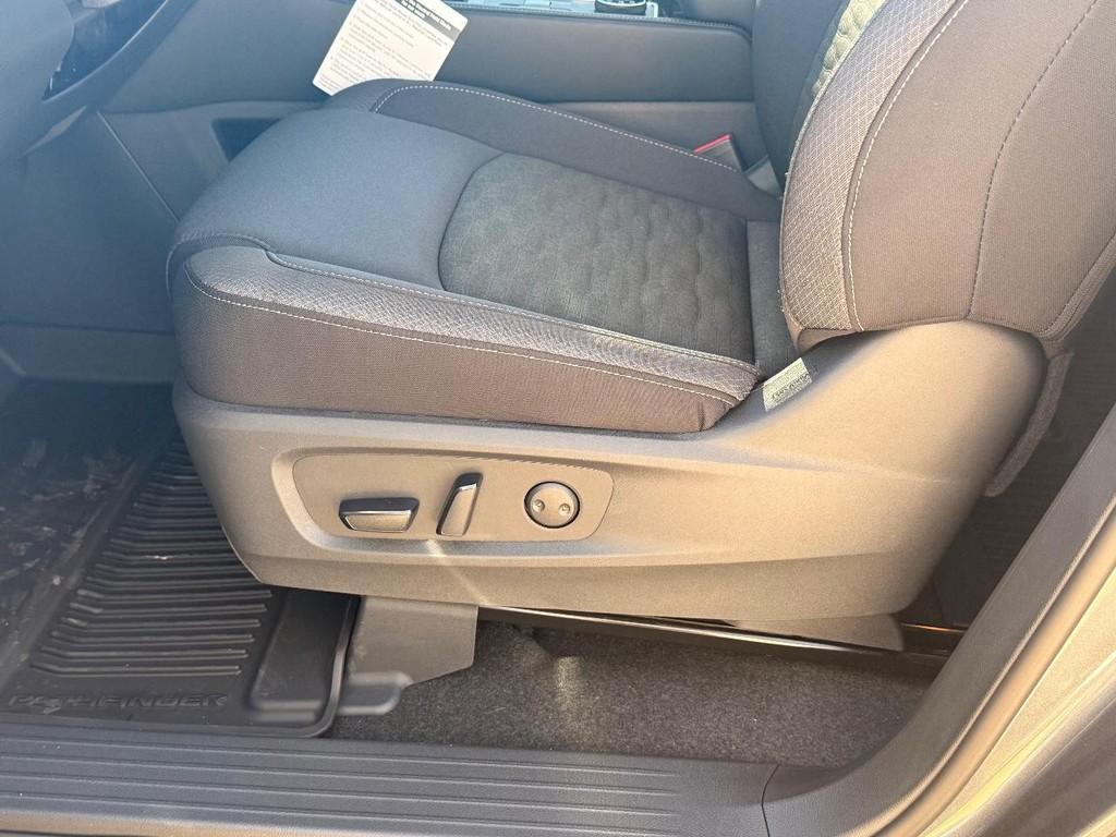 new 2025 Nissan Pathfinder car, priced at $36,453