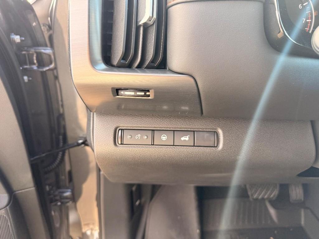 new 2025 Nissan Pathfinder car, priced at $46,620