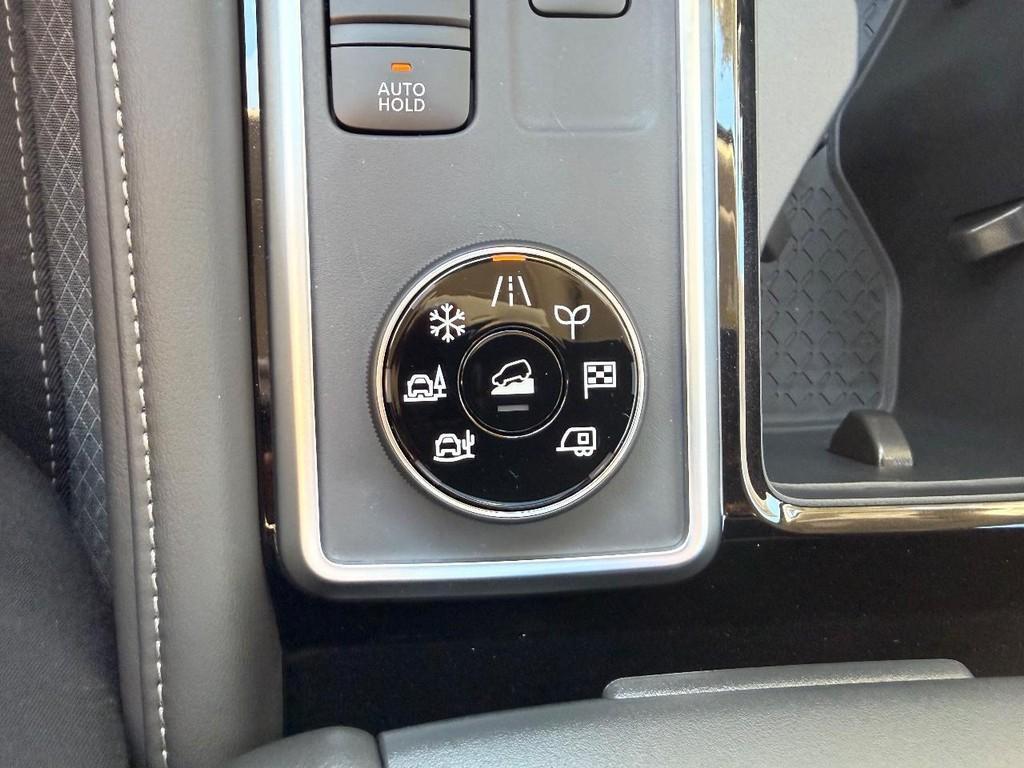 new 2025 Nissan Pathfinder car, priced at $38,173