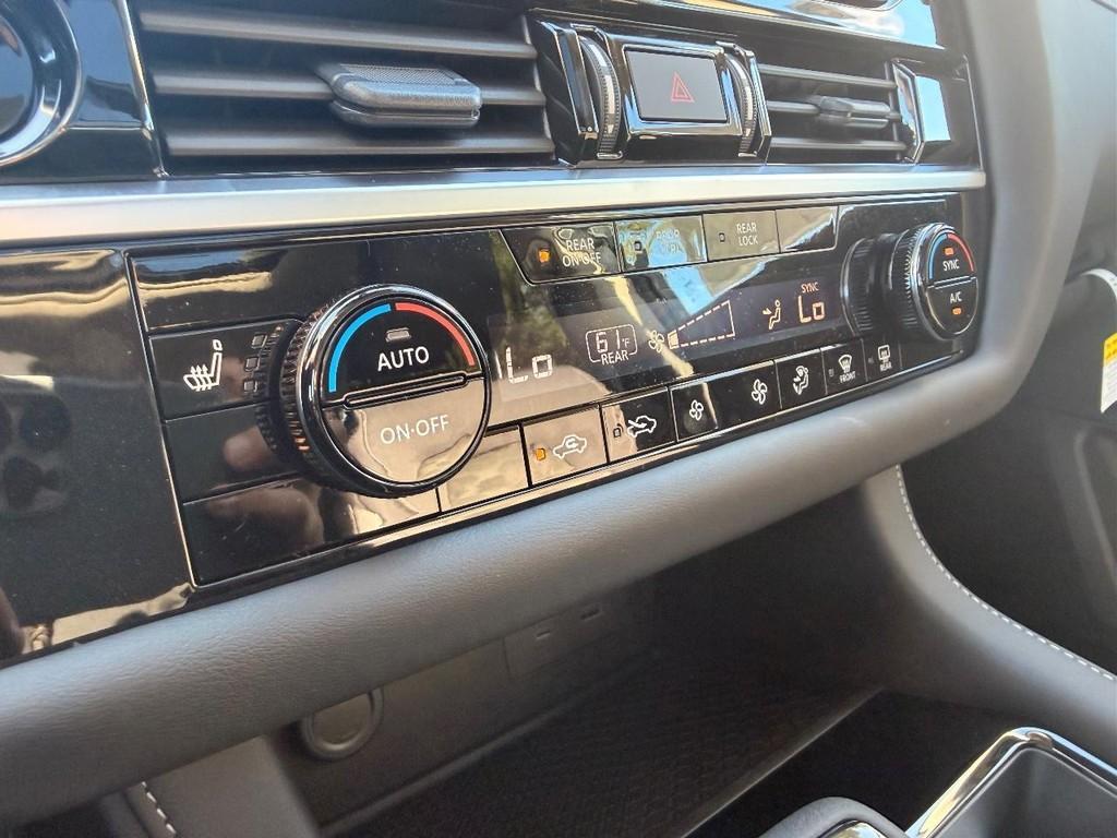 new 2025 Nissan Pathfinder car, priced at $38,173