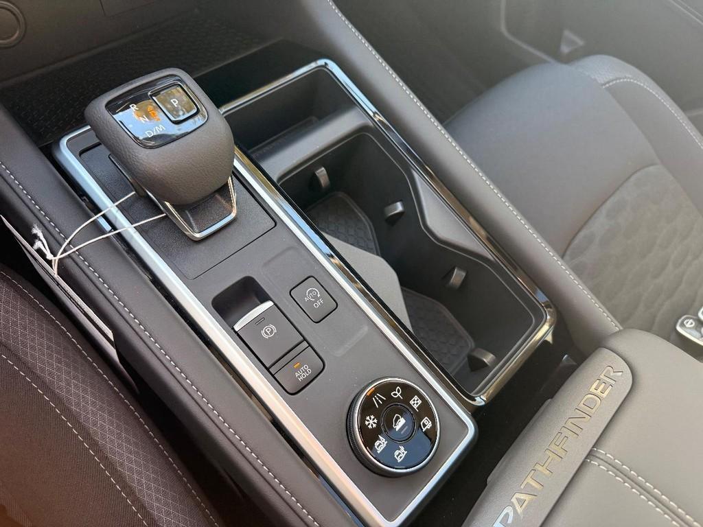 new 2025 Nissan Pathfinder car, priced at $38,173