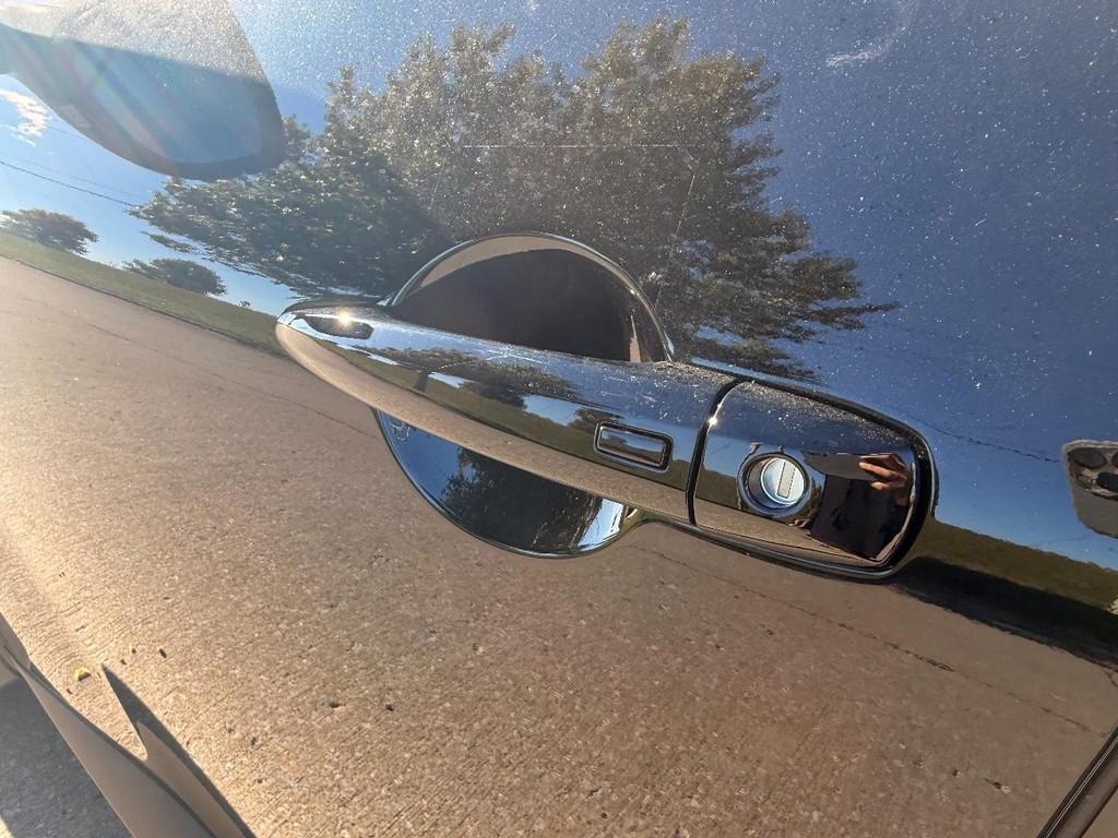 new 2025 Nissan Pathfinder car, priced at $38,173