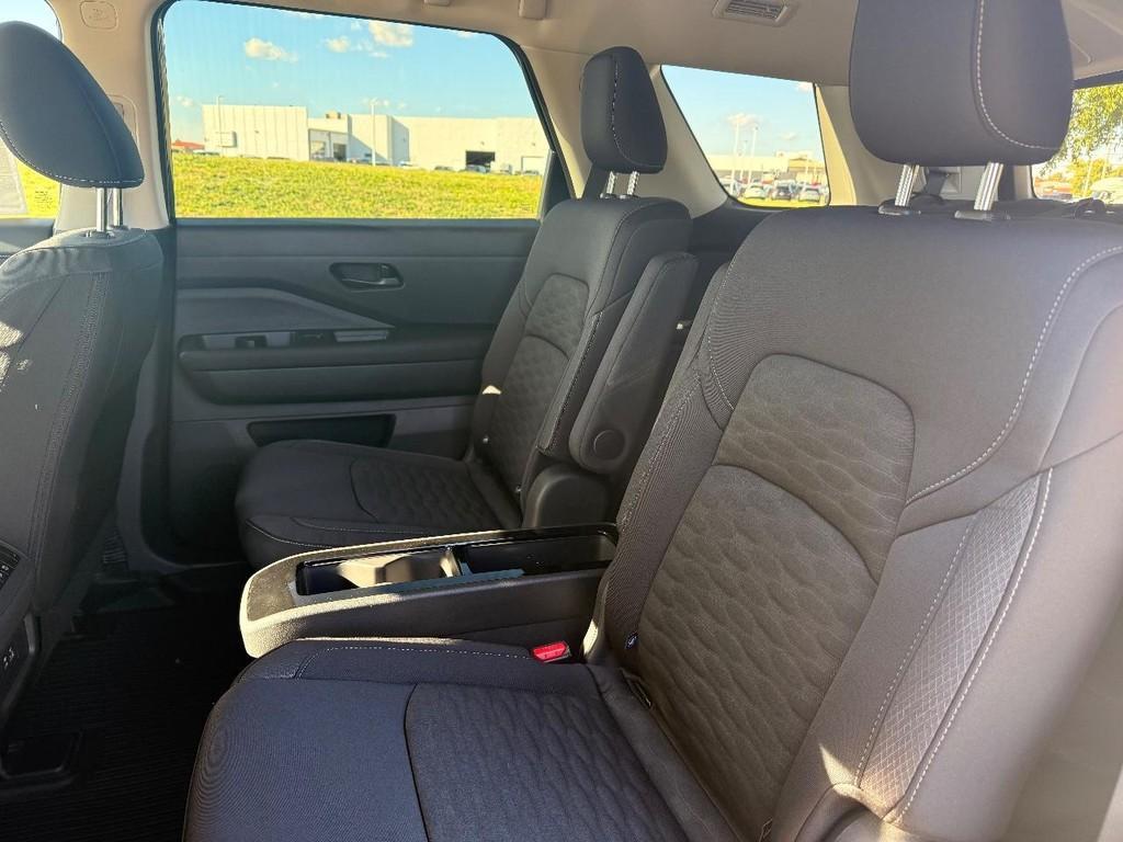 new 2025 Nissan Pathfinder car, priced at $38,173