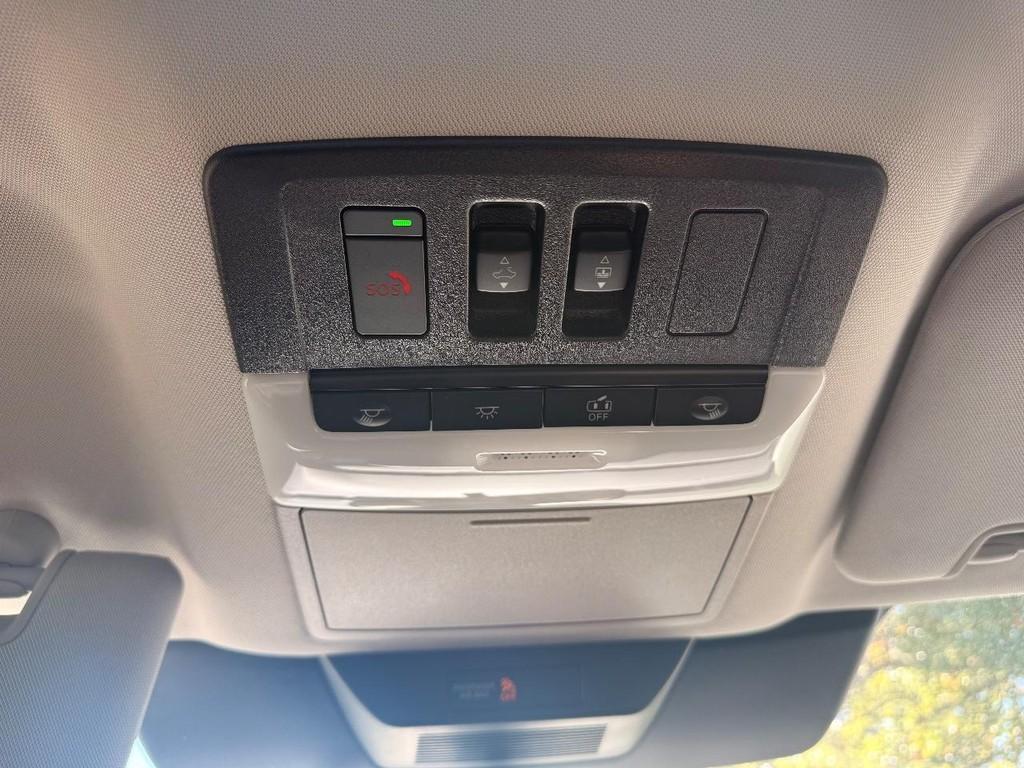 new 2025 Nissan Pathfinder car, priced at $38,173