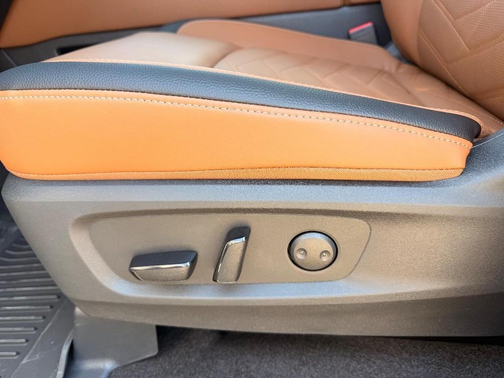 new 2025 Nissan Pathfinder car, priced at $46,762