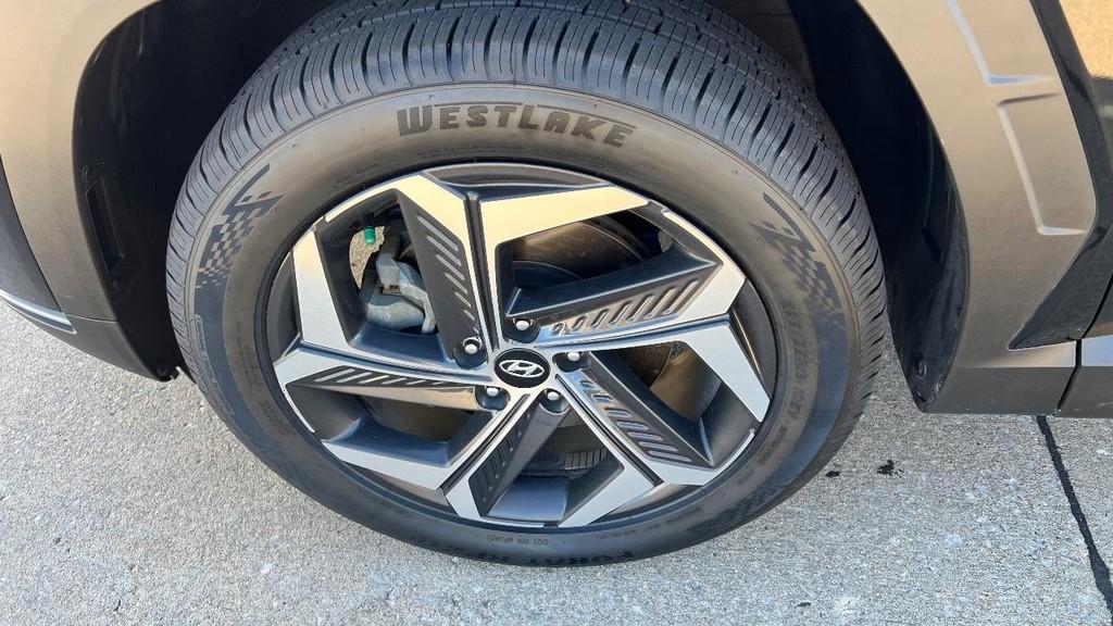 used 2024 Hyundai TUCSON Hybrid car, priced at $26,494