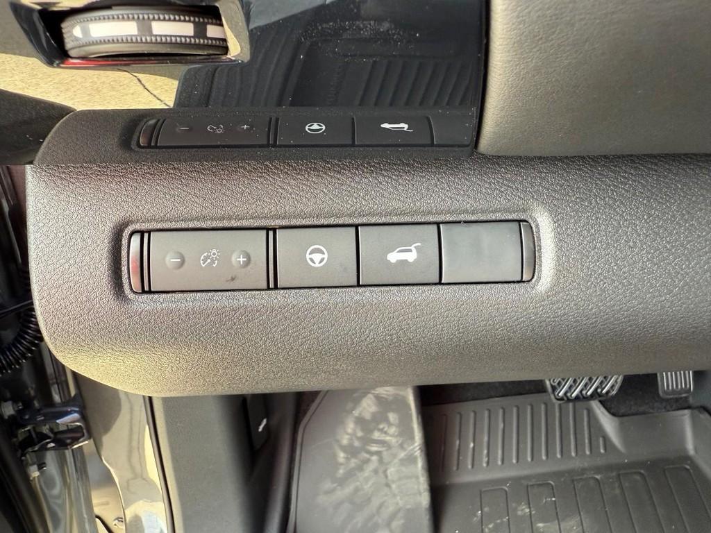 new 2025 Nissan Pathfinder car, priced at $38,164