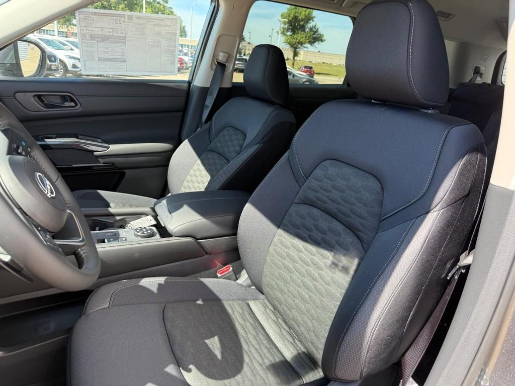 new 2025 Nissan Pathfinder car, priced at $38,164