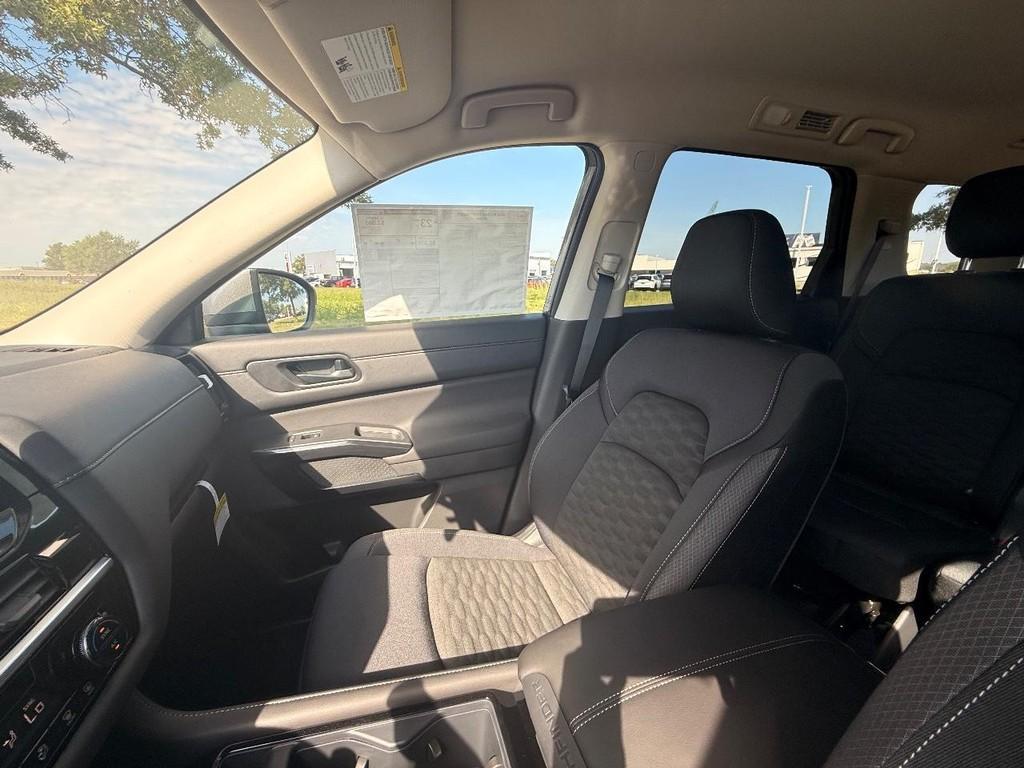 new 2025 Nissan Pathfinder car, priced at $36,408