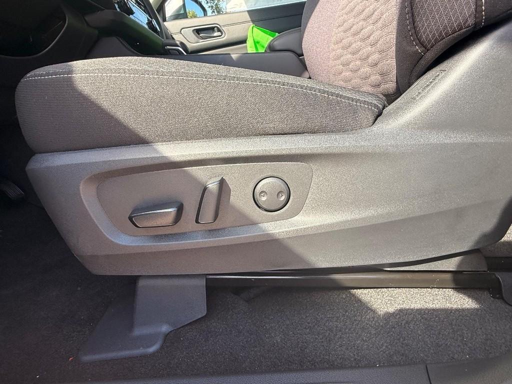 new 2025 Nissan Pathfinder car, priced at $36,408