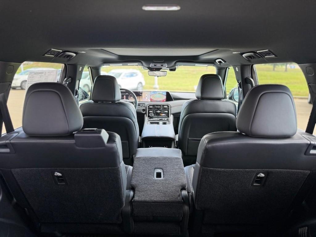new 2025 Nissan Armada car, priced at $75,598