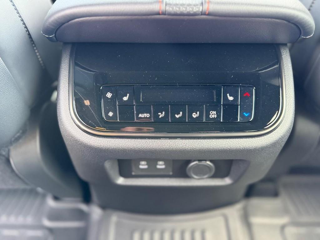 new 2025 Nissan Armada car, priced at $75,598