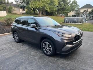 used 2021 Toyota Highlander car, priced at $28,979