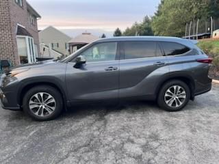 used 2021 Toyota Highlander car, priced at $28,979