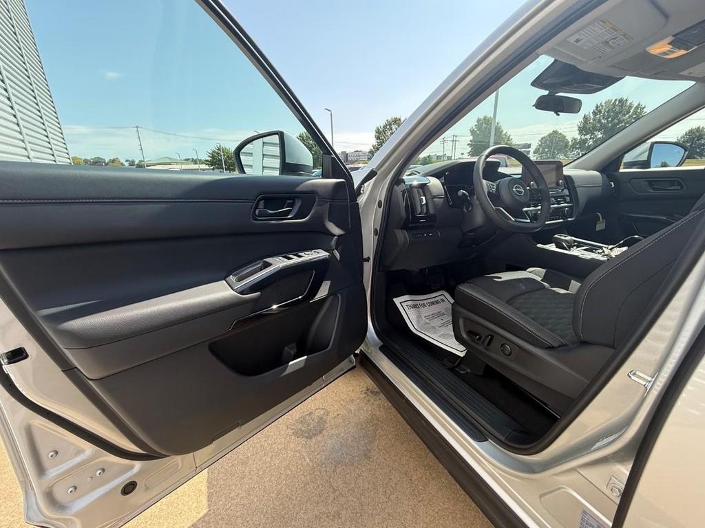 new 2025 Nissan Pathfinder car, priced at $36,374