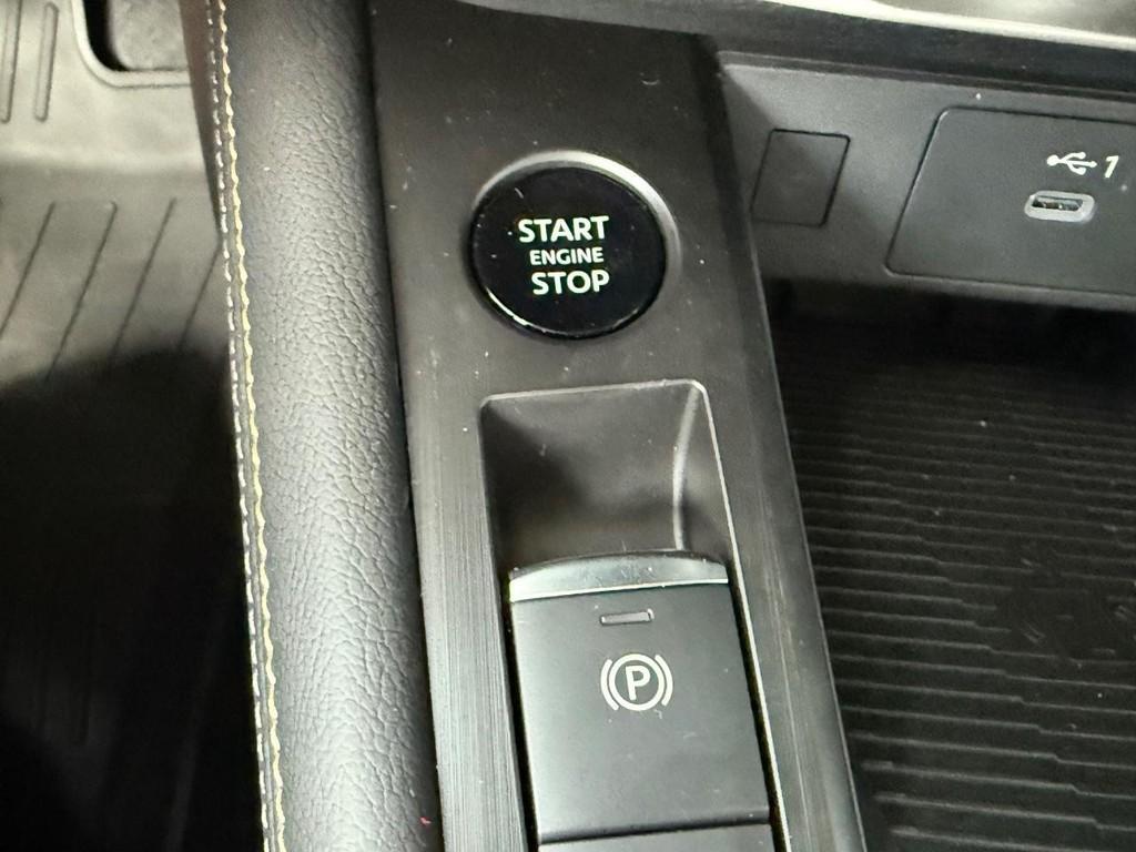 new 2025 Nissan Kicks car, priced at $26,518