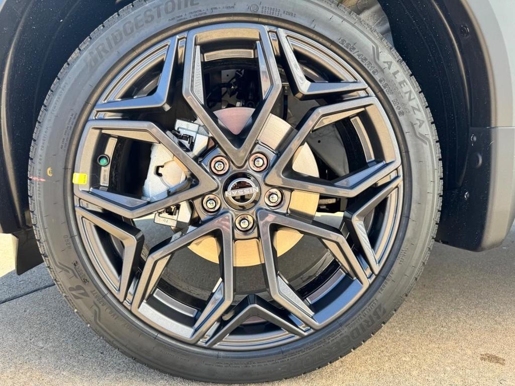 new 2025 Nissan Kicks car, priced at $28,192