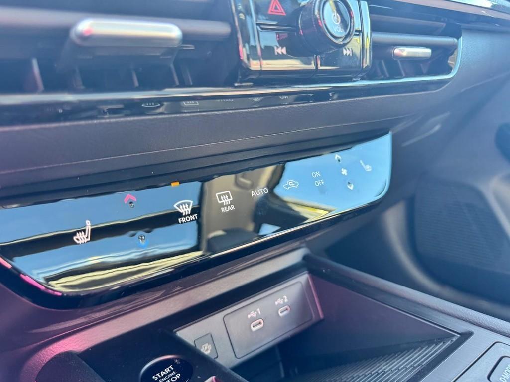 new 2025 Nissan Kicks car, priced at $28,303
