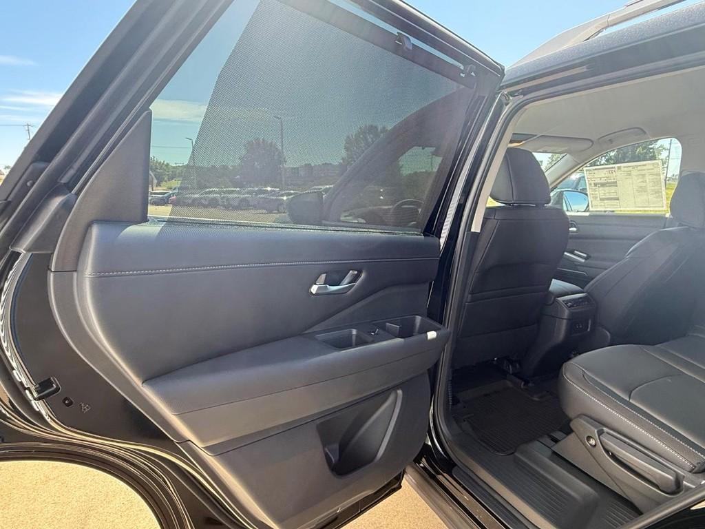 new 2025 Nissan Pathfinder car, priced at $38,805