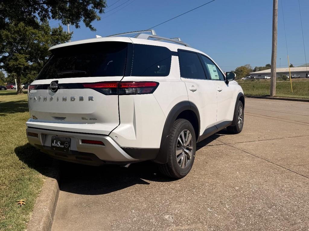 new 2025 Nissan Pathfinder car, priced at $39,628