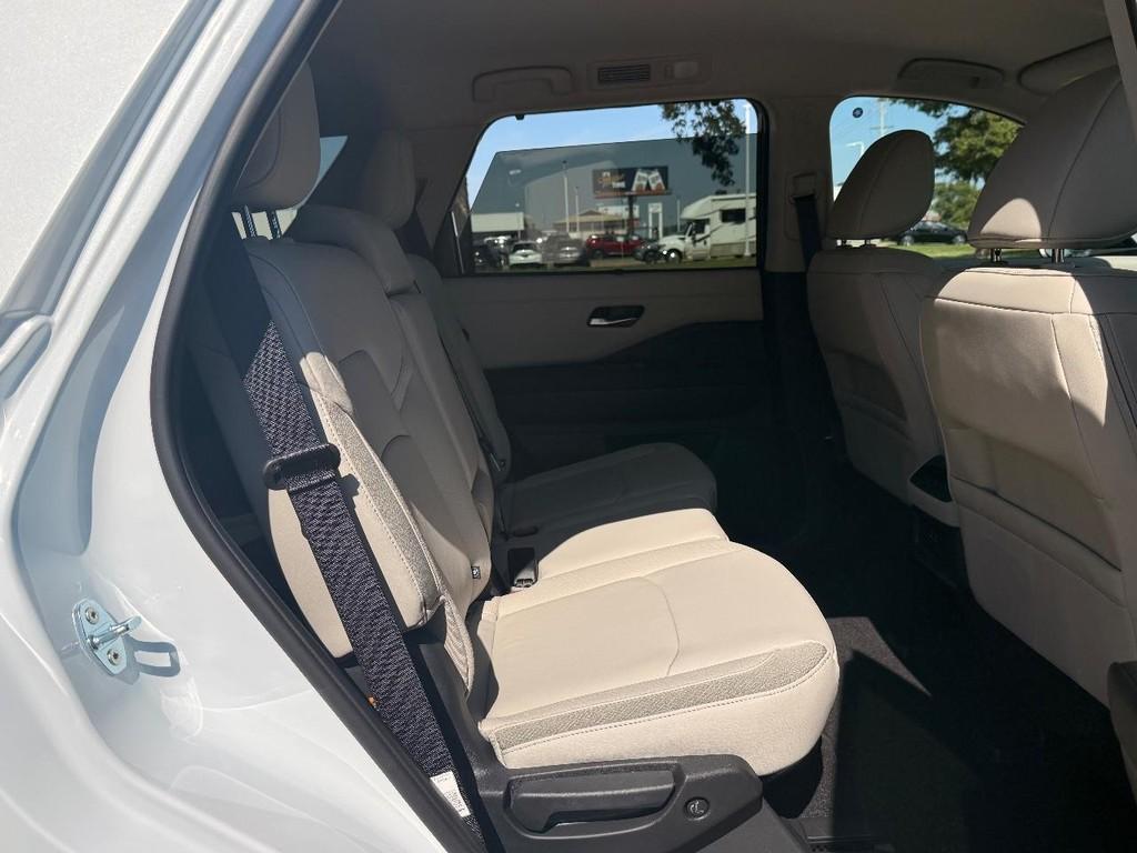 new 2025 Nissan Pathfinder car, priced at $39,628