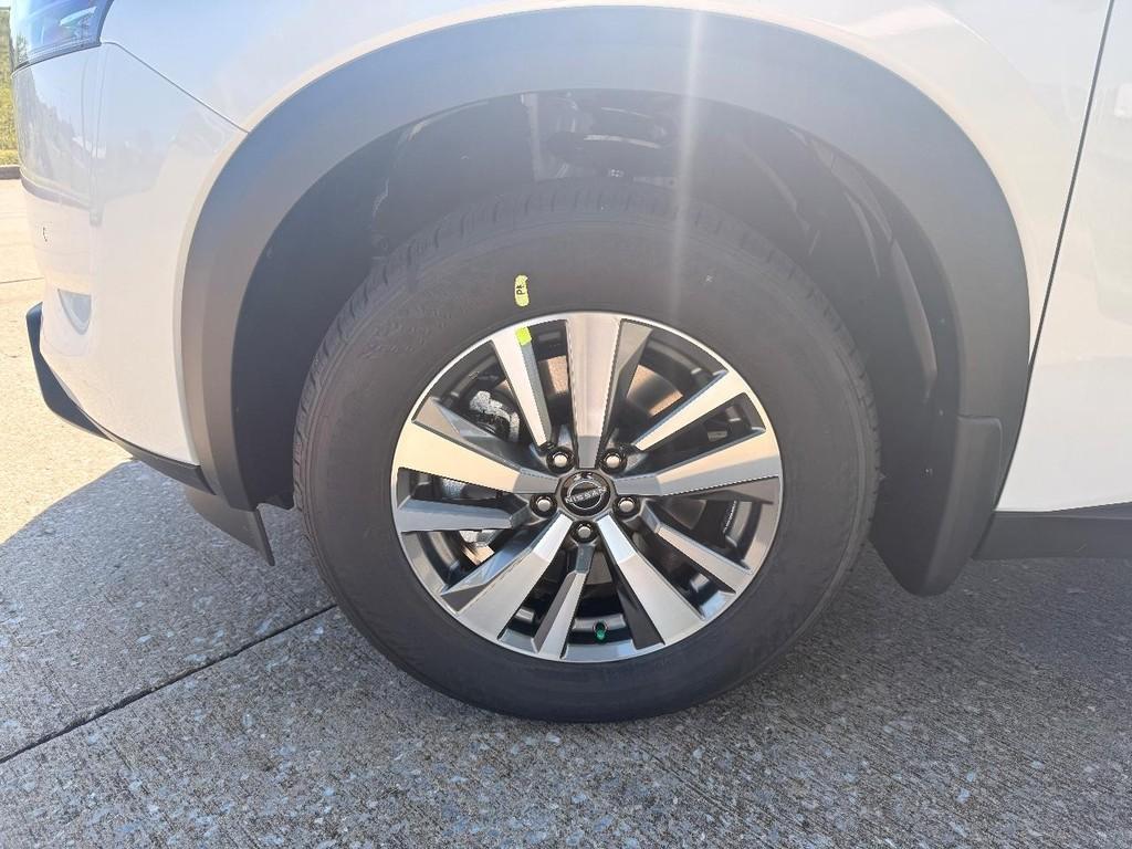 new 2025 Nissan Pathfinder car, priced at $39,628