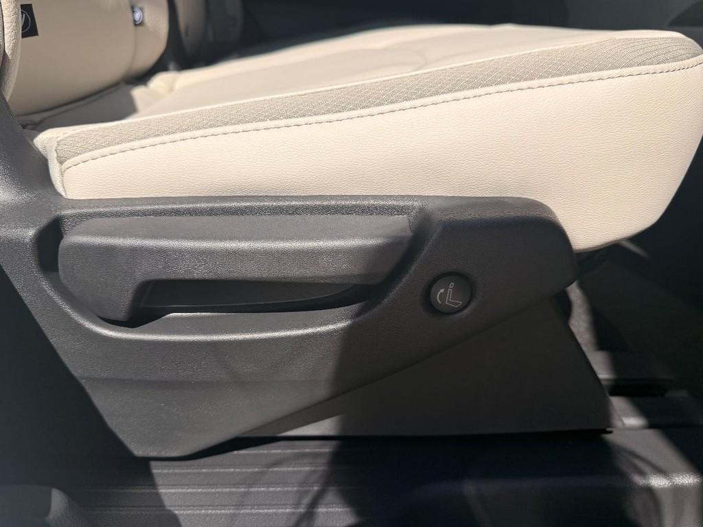 new 2025 Nissan Pathfinder car, priced at $39,628