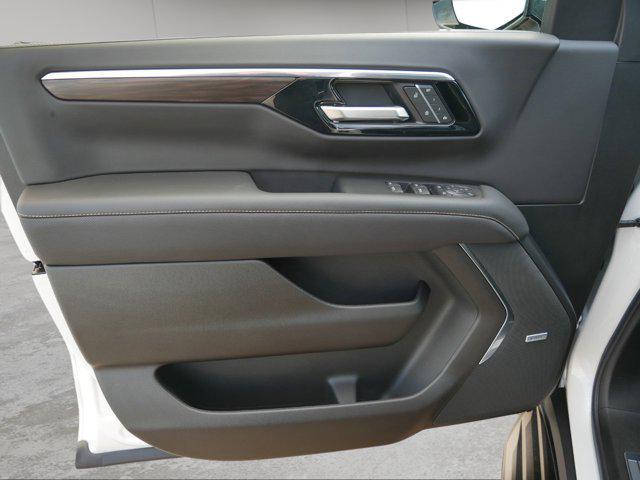 new 2025 Chevrolet Suburban car, priced at $81,705