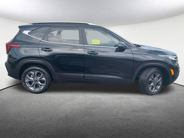 used 2024 Kia Seltos car, priced at $25,647