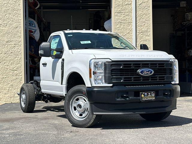 new 2025 Ford F-350 car, priced at $53,428