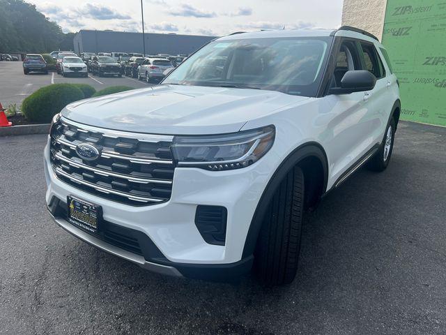 new 2025 Ford Explorer car, priced at $39,871