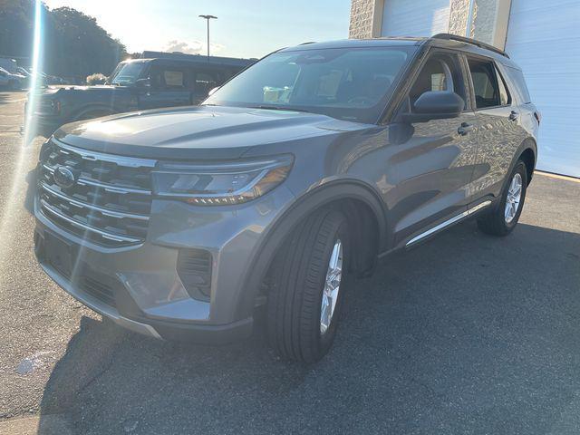 new 2025 Ford Explorer car, priced at $39,749