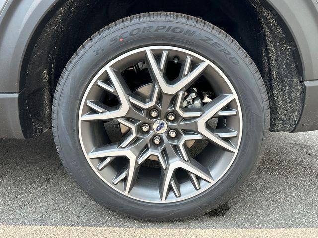 new 2025 Ford Explorer car, priced at $56,005